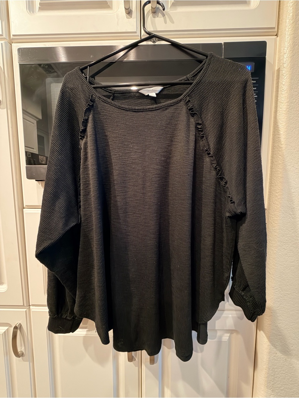LC Lauren Conrad Black Textured Ruffle Raglan Long Sleeve Top